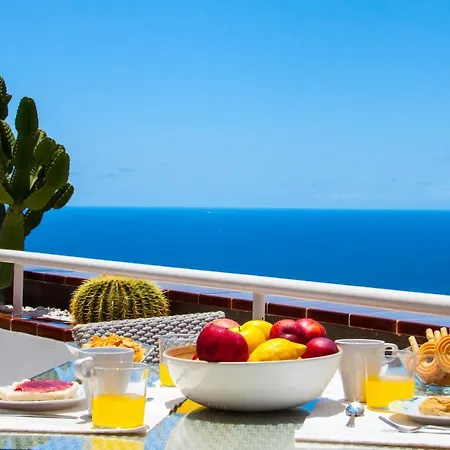 Rooftop With Ocean View And Heated Pool *